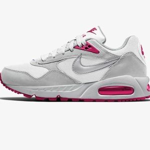 Nike woman’s Air Max Correlate